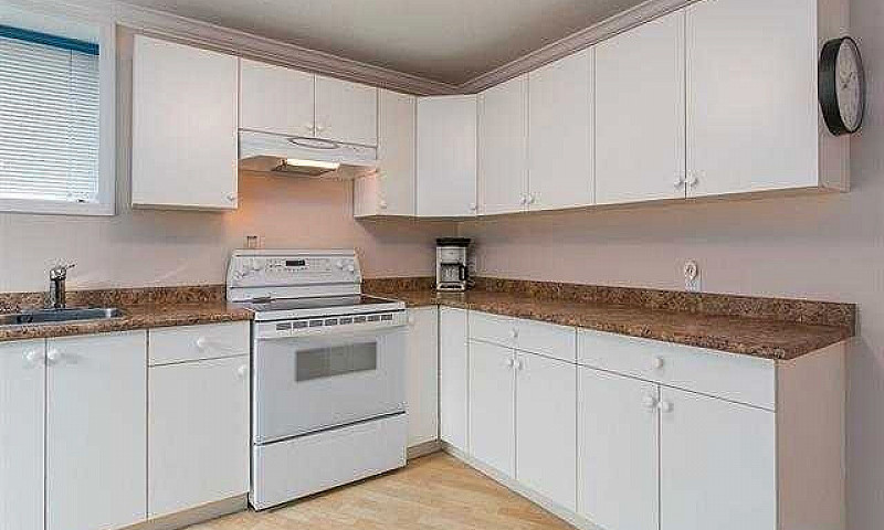 Surrey One Bedroom S...