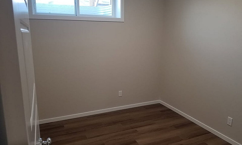 Cozy 2-Bedroom Basem...