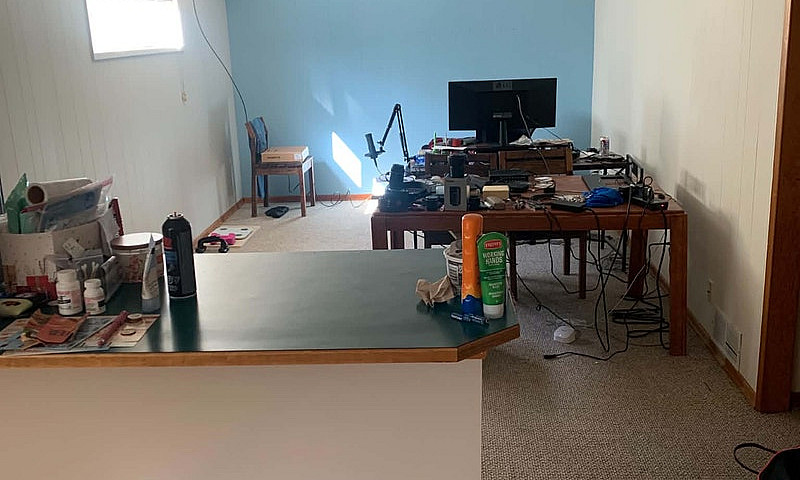 Suite For Rent On Th...