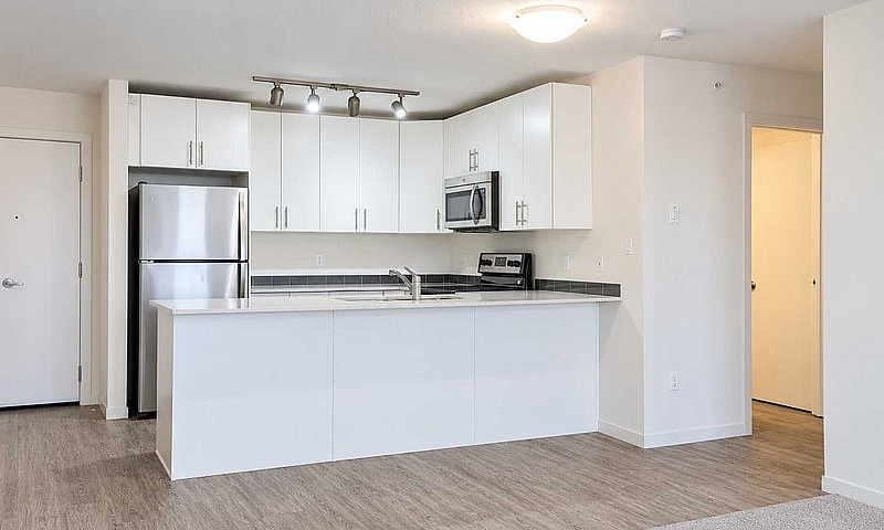 Spacious 2 Bed + 1 B...