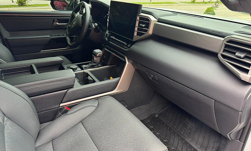 2025 Toyota Tundra L...