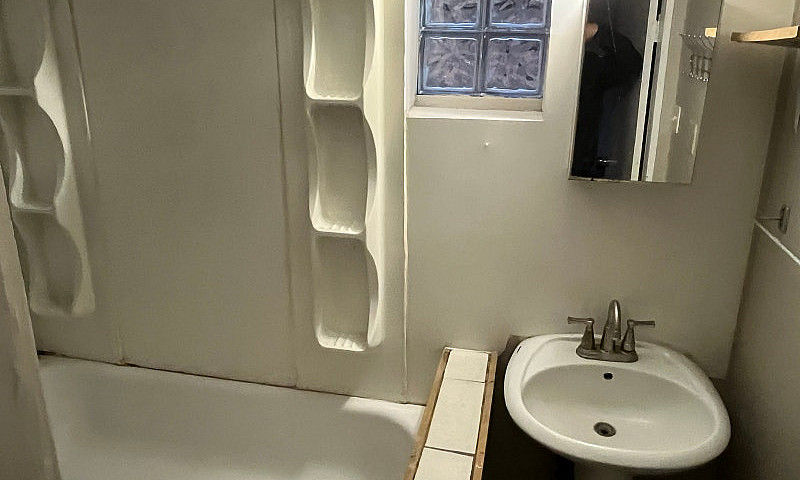 2Br Basement / Seper...