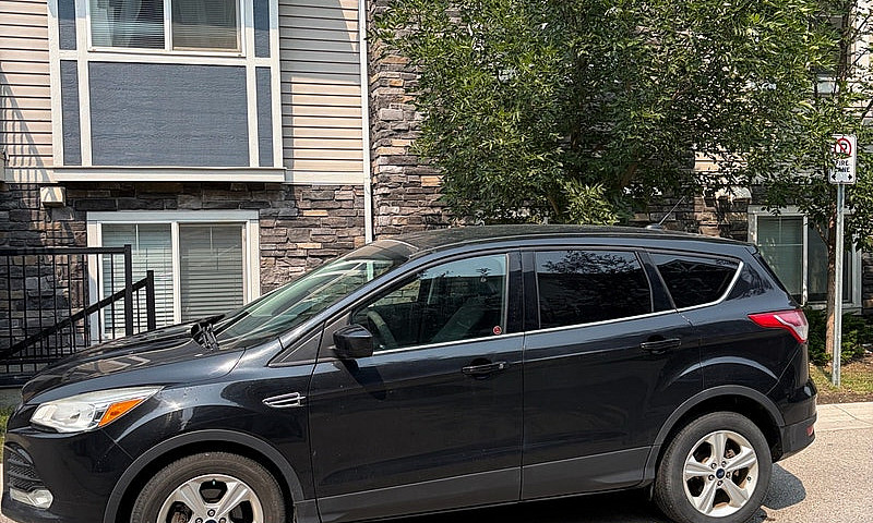 2014 Ford Escape Awd...