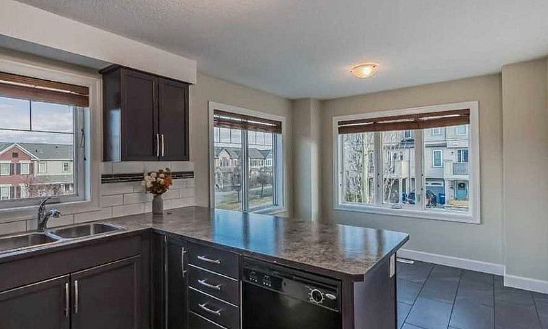 3 Bed 3 Bath Garage ...