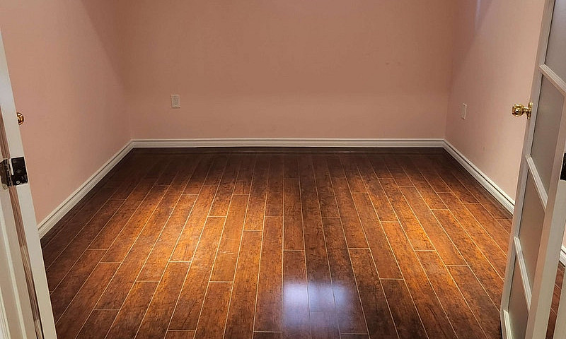 Bright 2-Bedroom Bas...