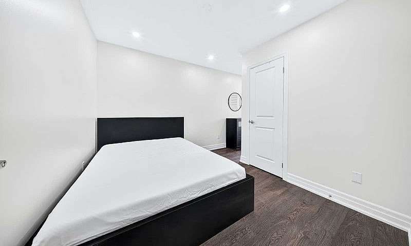 Renovated 4-Bed, 2.5...