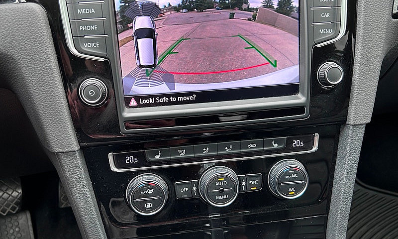 2016 Volkswagen Golf...