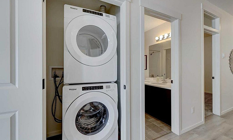 2 Bedroom + Den Apar...