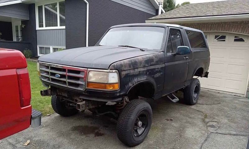 1996 Ford Bronco...