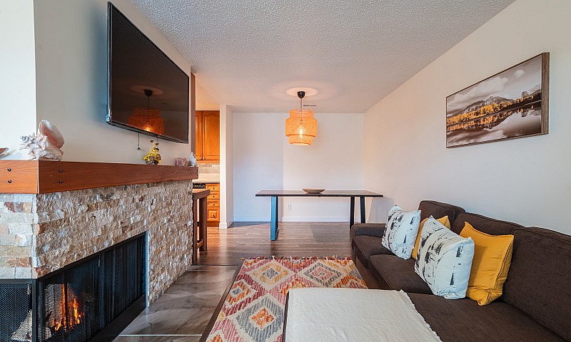 !!! Stunning Condo F...
