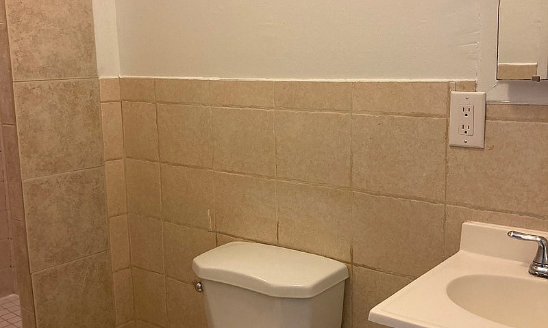 2 Beds 1 Bath Apartm...