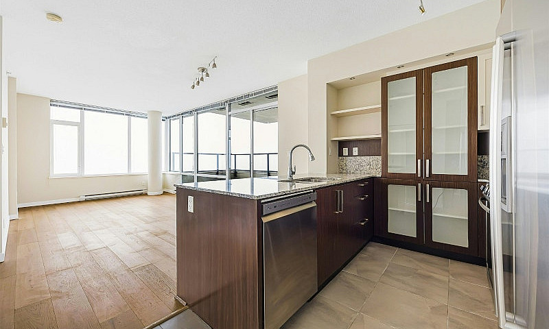 Spacious 2 Bed 2 Bat...