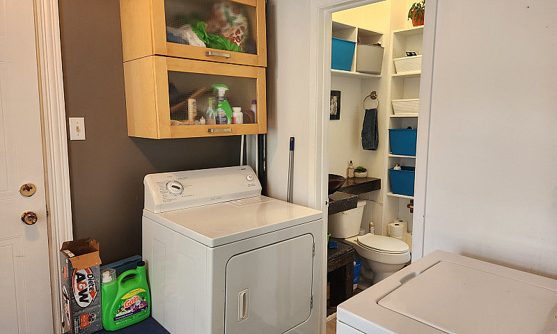 Large 3 Bedroom Down...