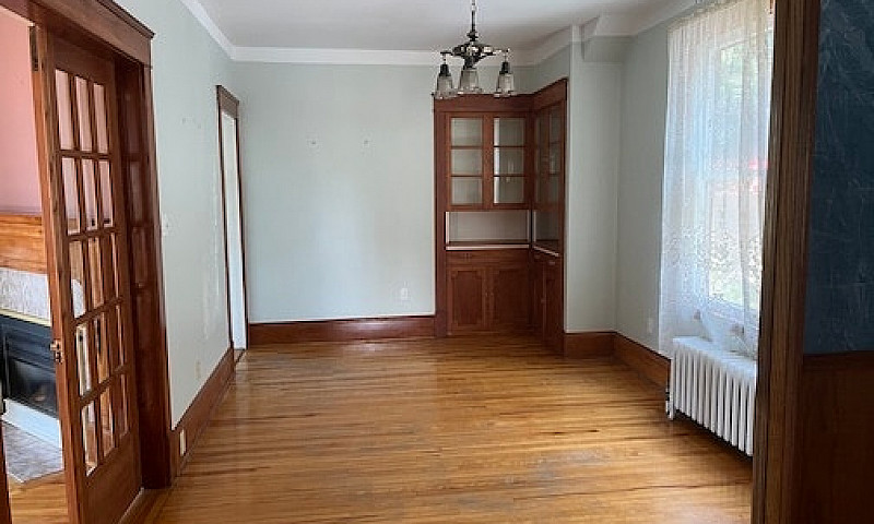 Large Victorian Styl...