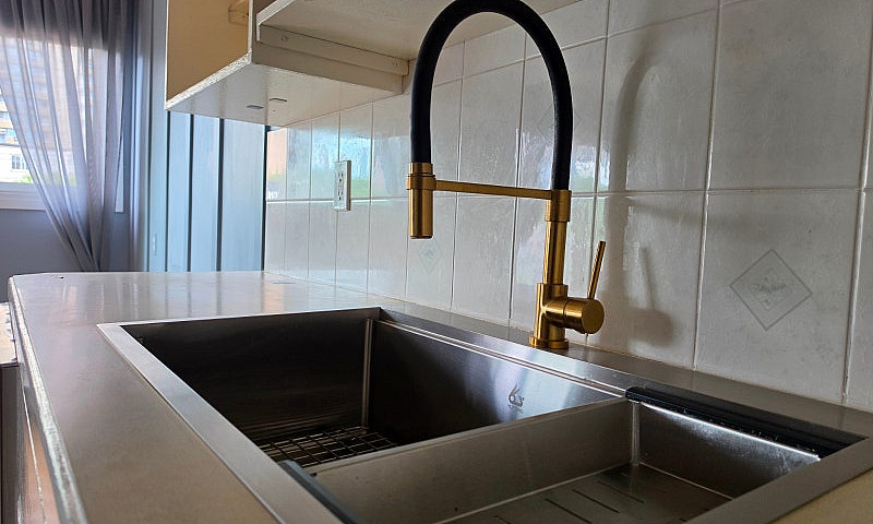 Spacious 2-Storey 2 ...