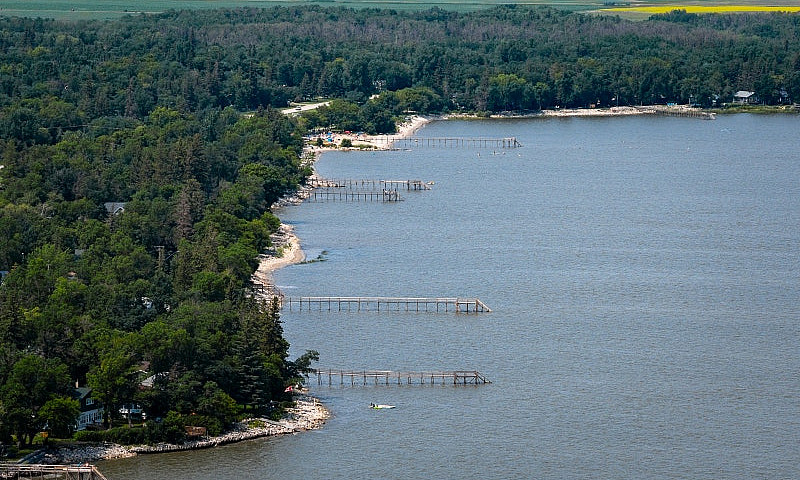 Lake Winnipeg Buildi...