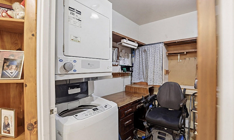 Unit 508, 89 Pine St...