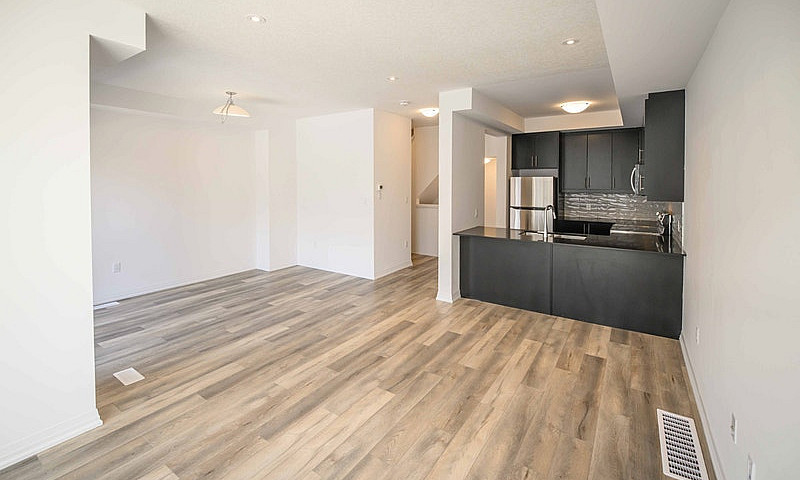 3-Storey Townhome In...