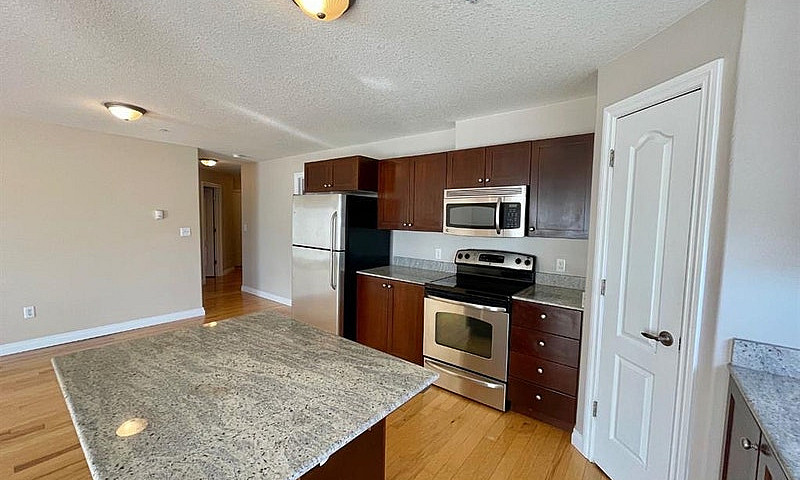 2 Bed, 2 Bath Apartm...