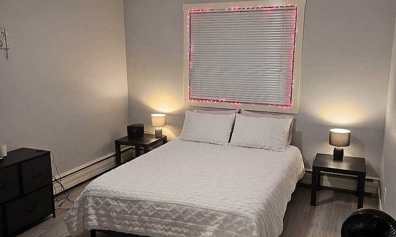 1 Bed&Bath Right Off...