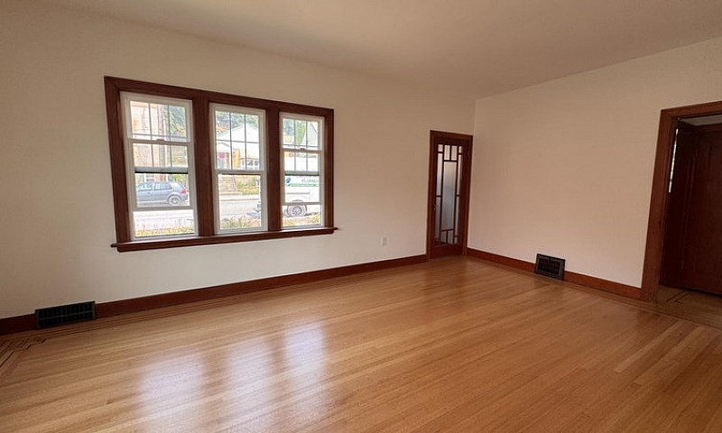 2 Bedroom 1 Bath Hom...