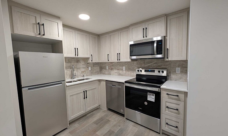 2Bd Legal Basement S...