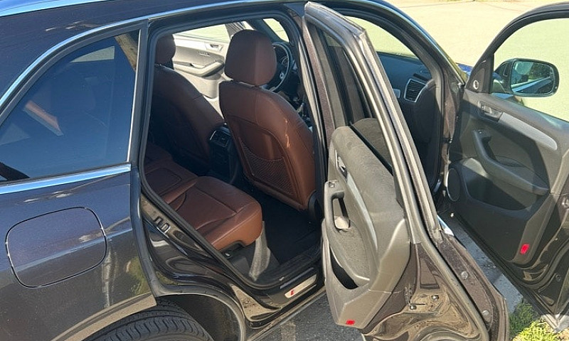 2011 Audi Q5...