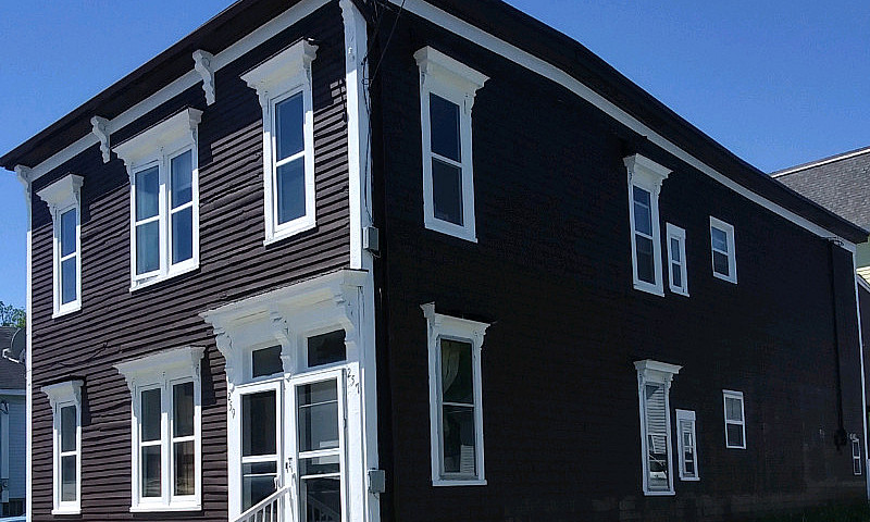 **** Top Floor 2 Bed...