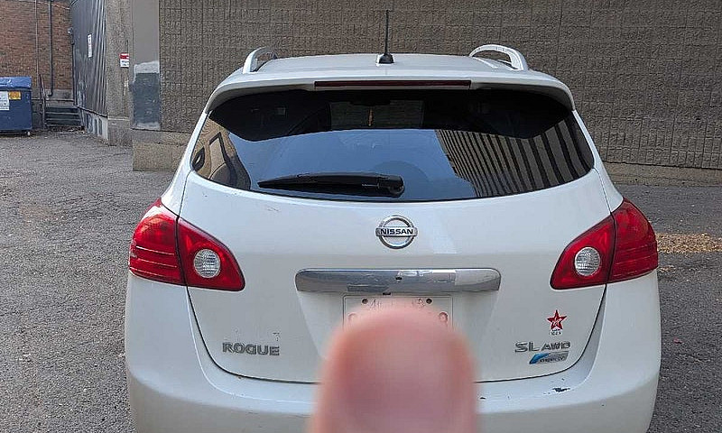 2011 Nissan Rogue...