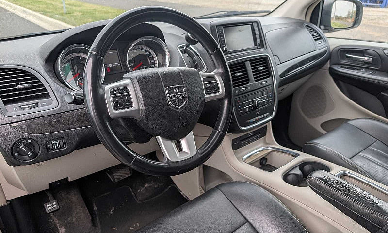 2015 Dodge Grand Car...