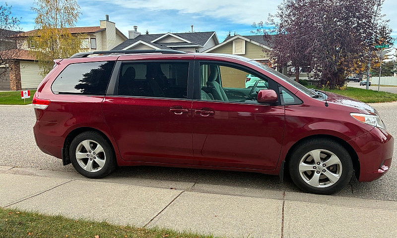 2014 Toyota Sienna L...