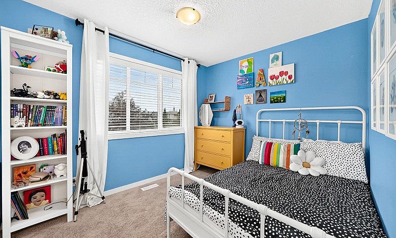 Extremely Rare 4 Bed...