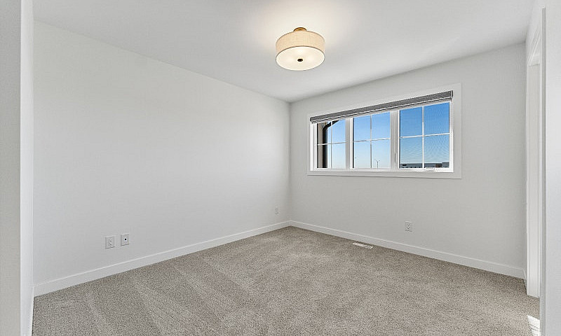 3 Bdrm, 2.5 Bath, Fl...