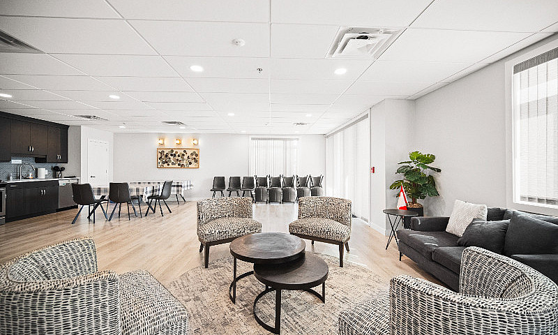 Stunning 2-Bed, 2-Ba...