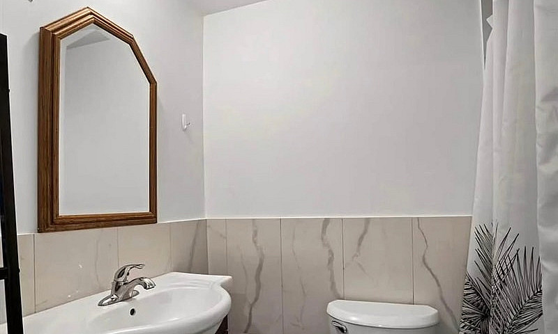 Fully Renovated 2-Be...
