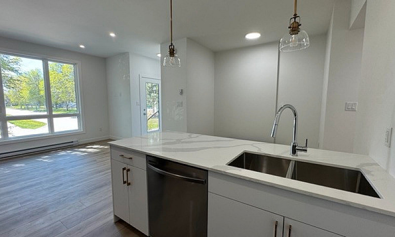 **Bright 3Bed 2Bath ...