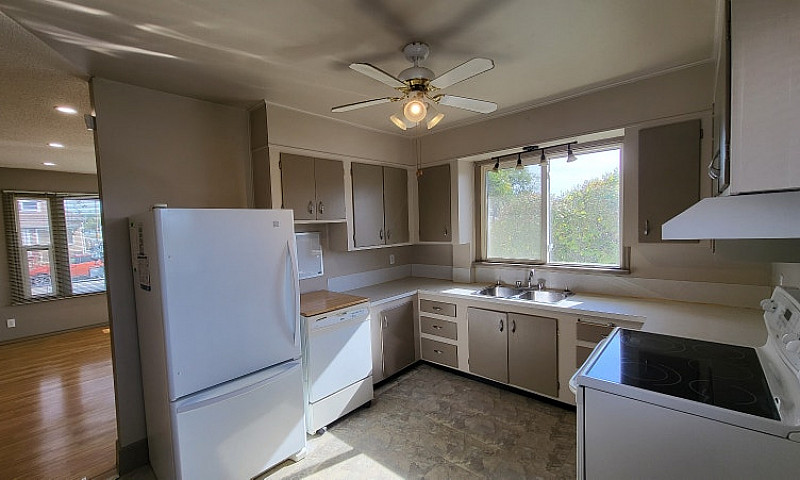 2 Bed, 1 Bath House ...