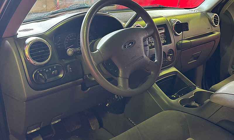 2003 Ford Expedition...