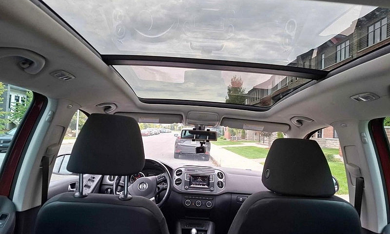 2016 Volkswagen Tigu...