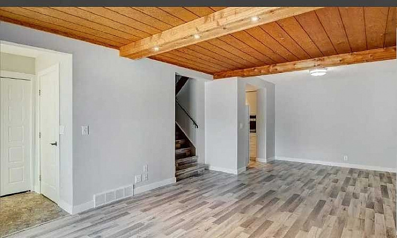Townhouse For Sale ...