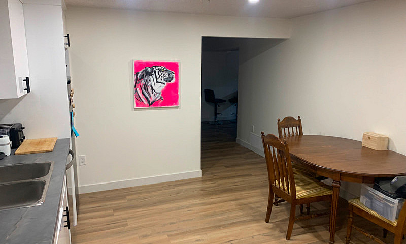 Nice Spacious 1 Br B...