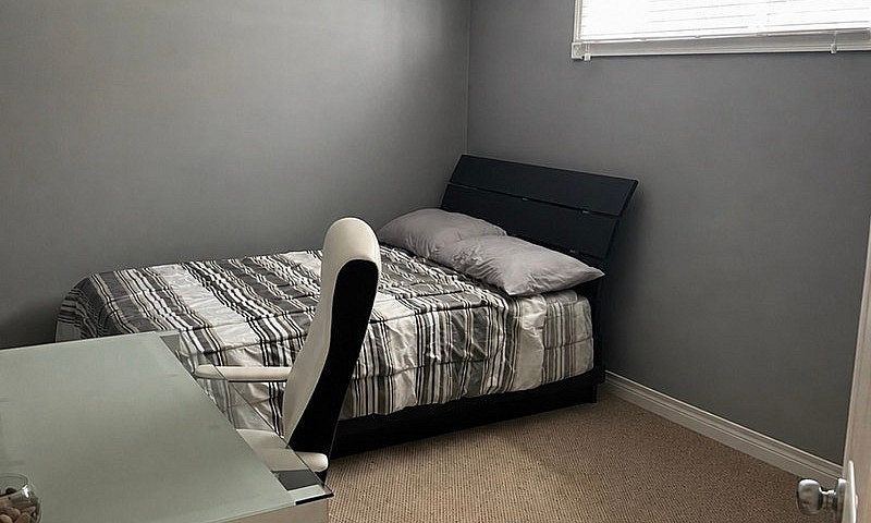 Room For Rent ...