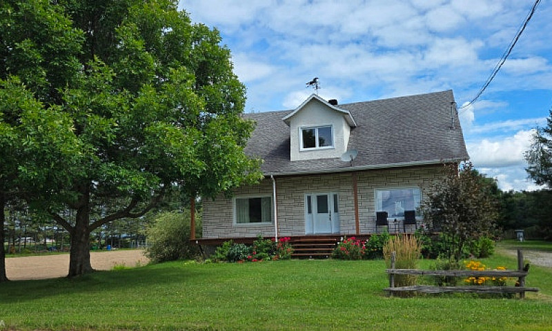 Fermette À Vendre...