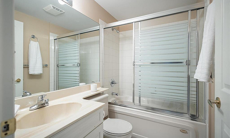 Charleswood Condo - ...
