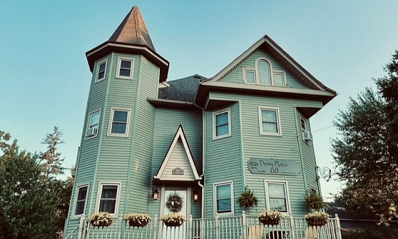 Spacious 1 Bed Port ...