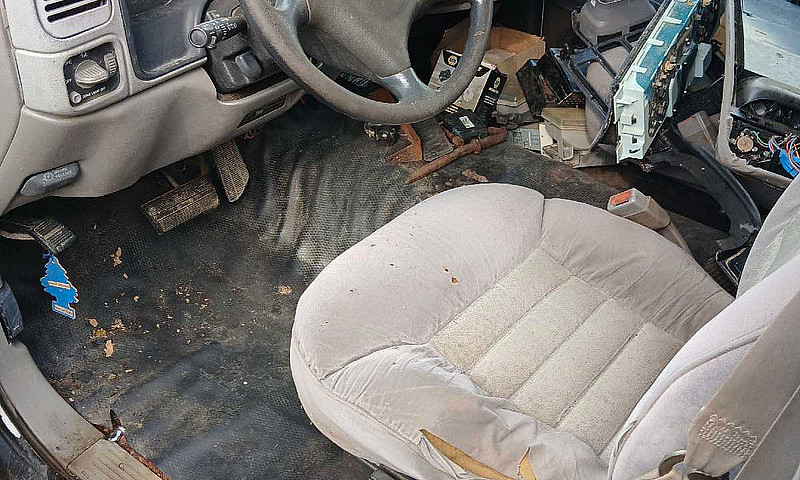 1998 Chevy 3500Hd ...