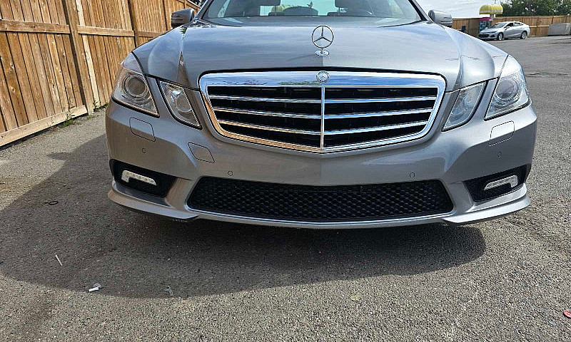 2010 Mercedes Benz E...