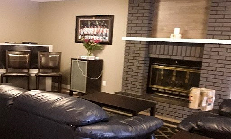 Furnished 2-Level Ba...