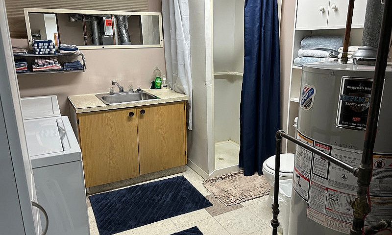 Fully Furnished 1Bed...