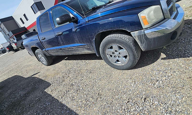 2005 Dodge Dakota La...